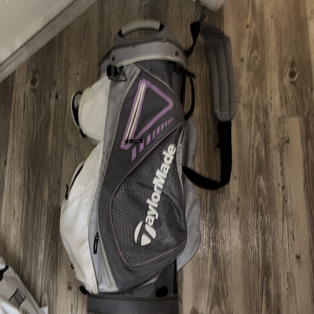 Used Taylormade white and purple golf bag